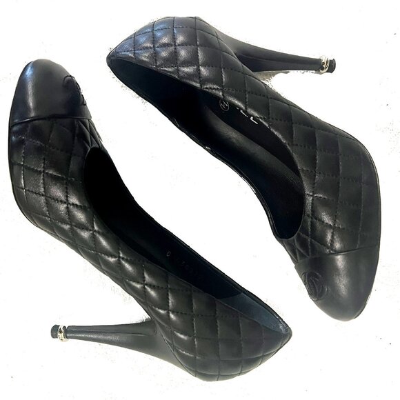 CHANEL Black Quilted CC Logo Cap Toe Pumps 39 - Picture 3 of 5